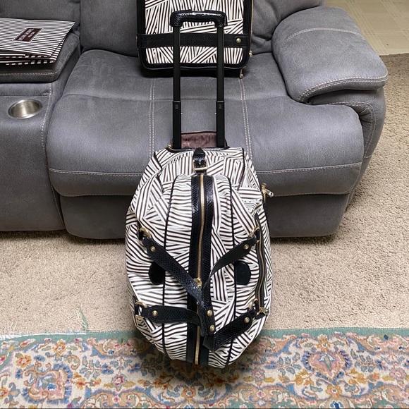 Henri Bendel 4 piece Luggage set 💥 - Picture 7 of 9